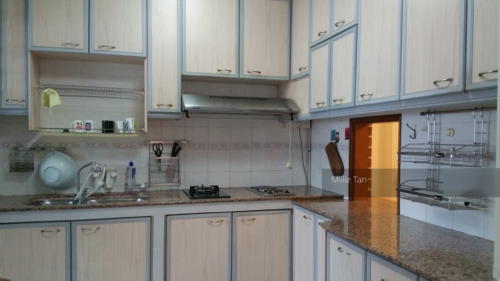 Blk 577 Hougang Avenue 4 (Hougang), HDB Executive #152836232